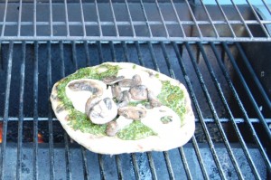 pesto-pizza-on-grill